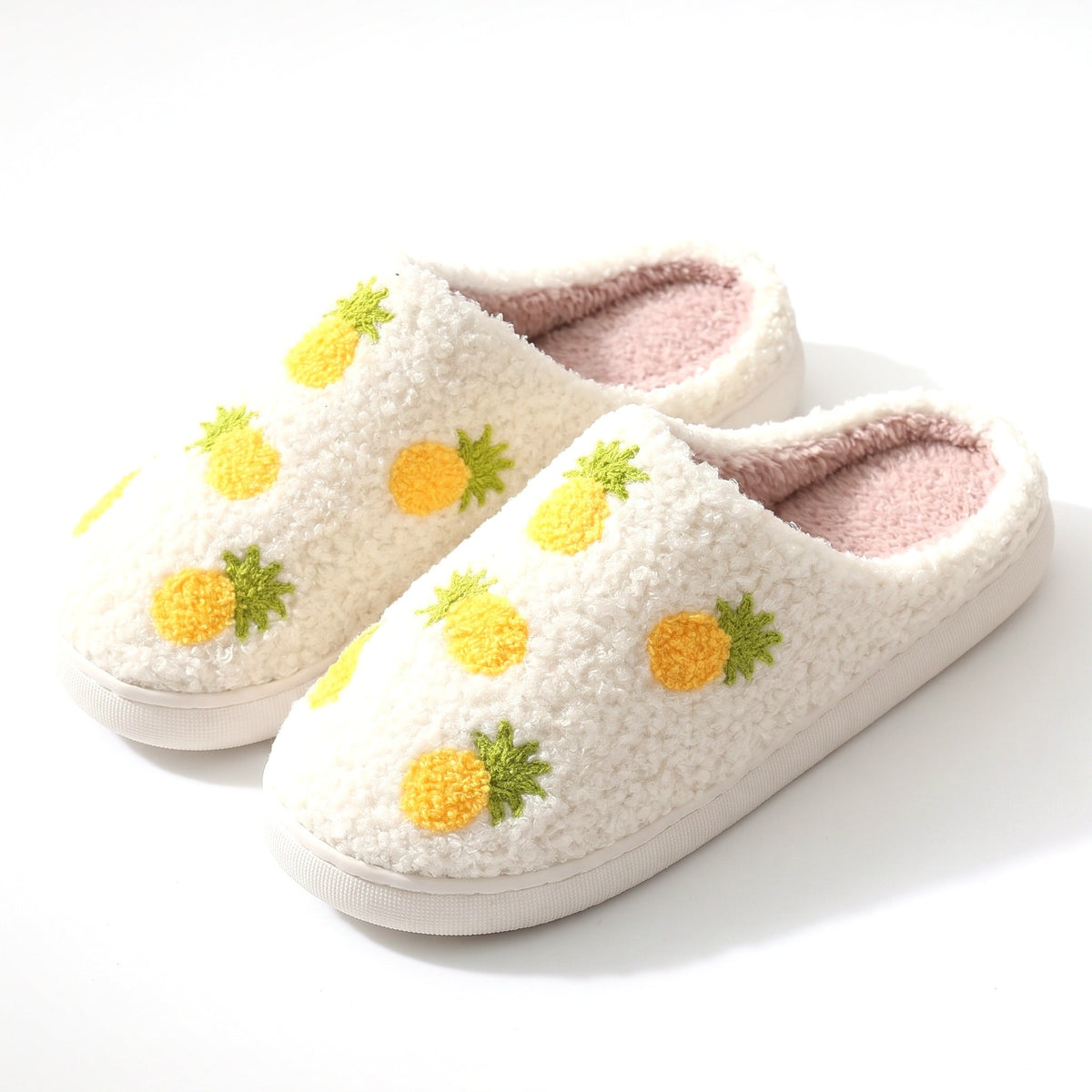 Cream fleece slippers with embroidered pineapples